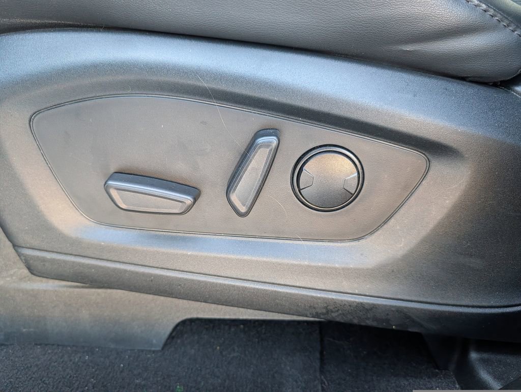 Used 2023 Ford Explorer Platinum w/ Technology Package image 20