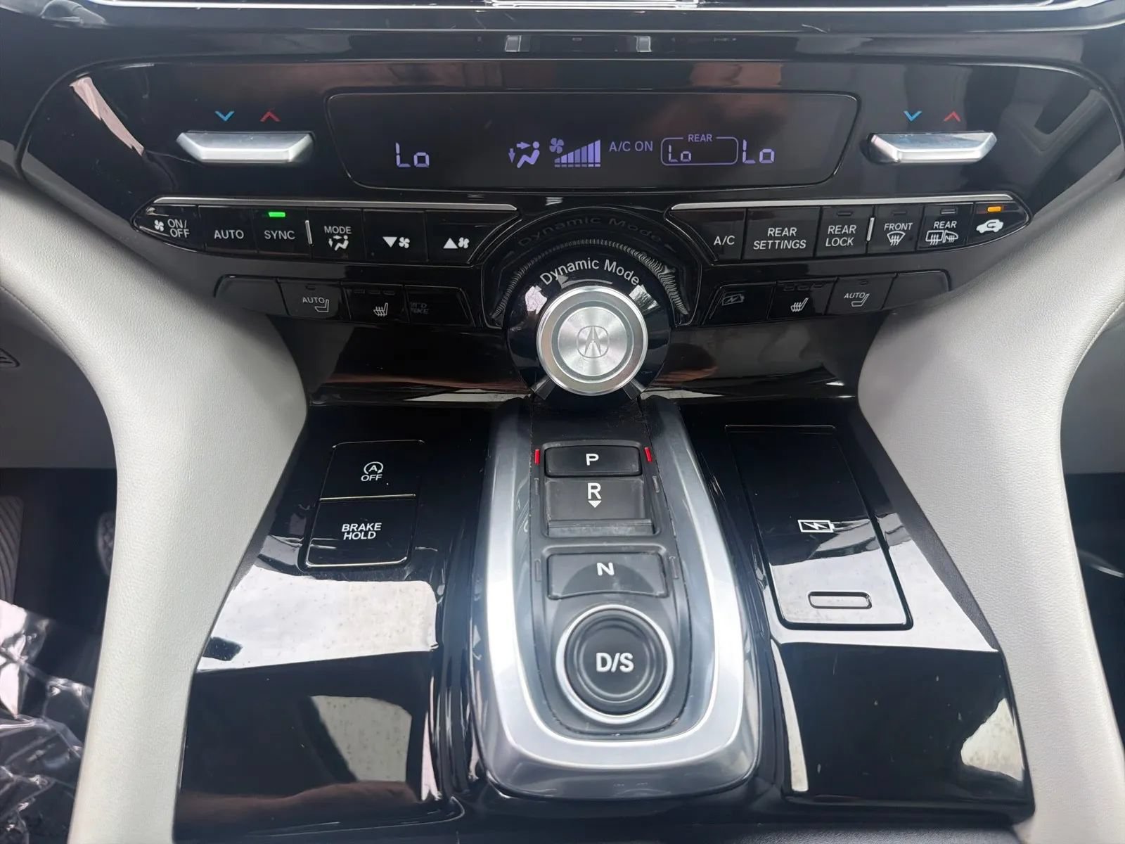 Used 2022 Acura MDX w/ Technology Package FWD image 13