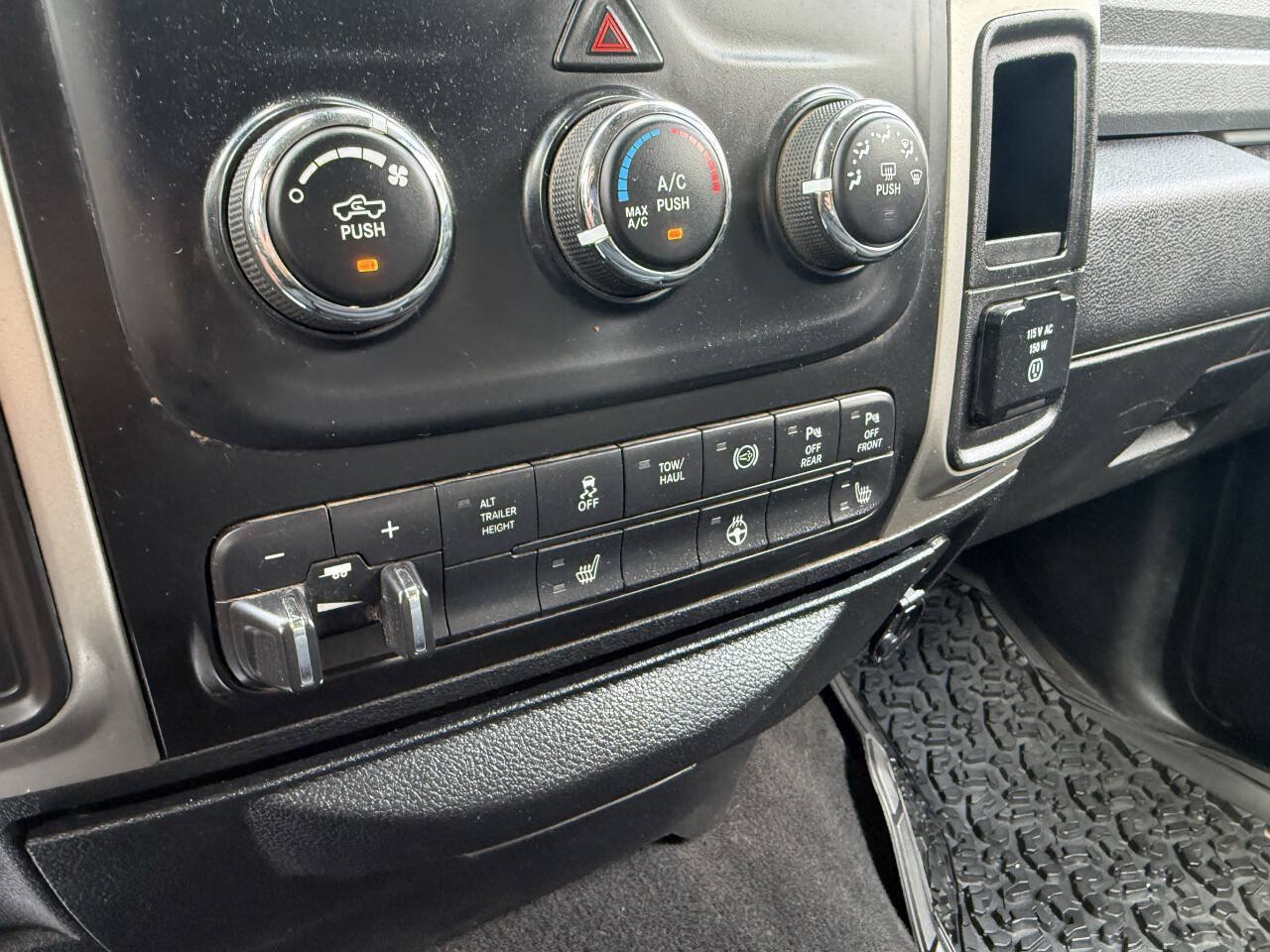 Used 2018 RAM 3500 Big Horn AWD/4WD image 22