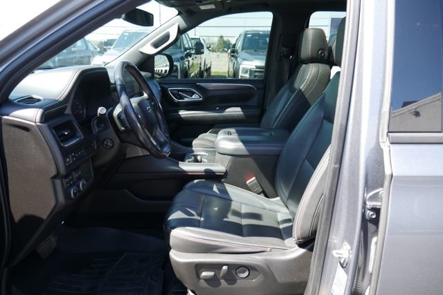 Used 2021 Chevrolet Suburban RST w/ Luxury Package AWD/4WD image 2