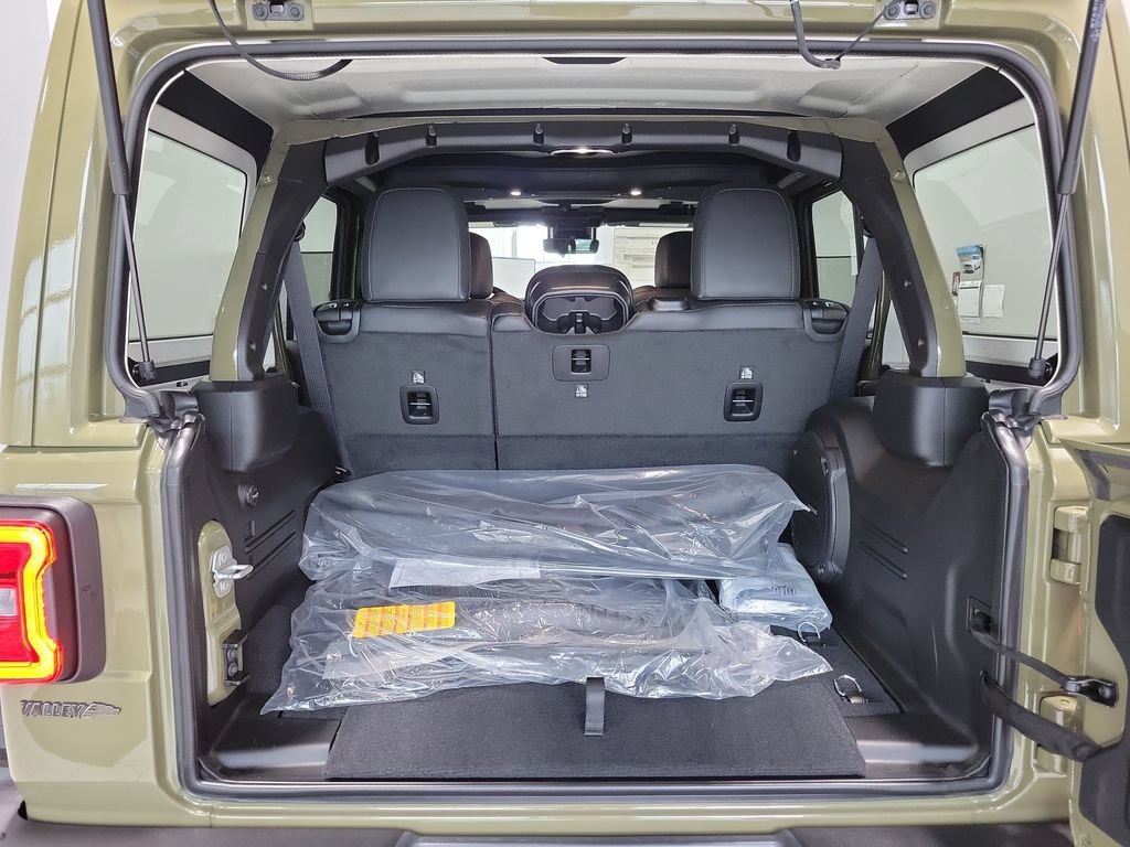 New 2026 Jeep Wrangler Unlimited Rubicon 392 w/ Quick Order Package 27X Moab AWD/4WD image 8