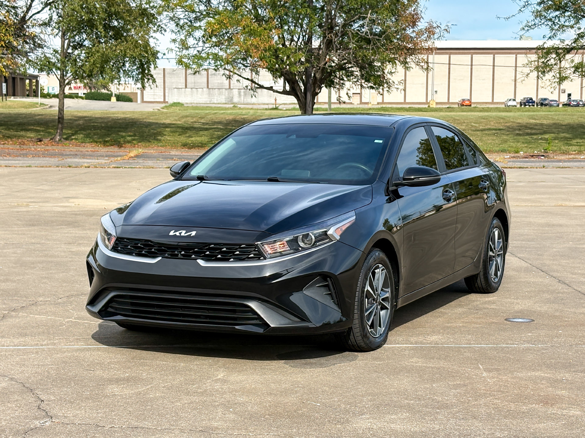 Used 2024 Kia Forte LXS w/ LXS Technology Package FWD image 5