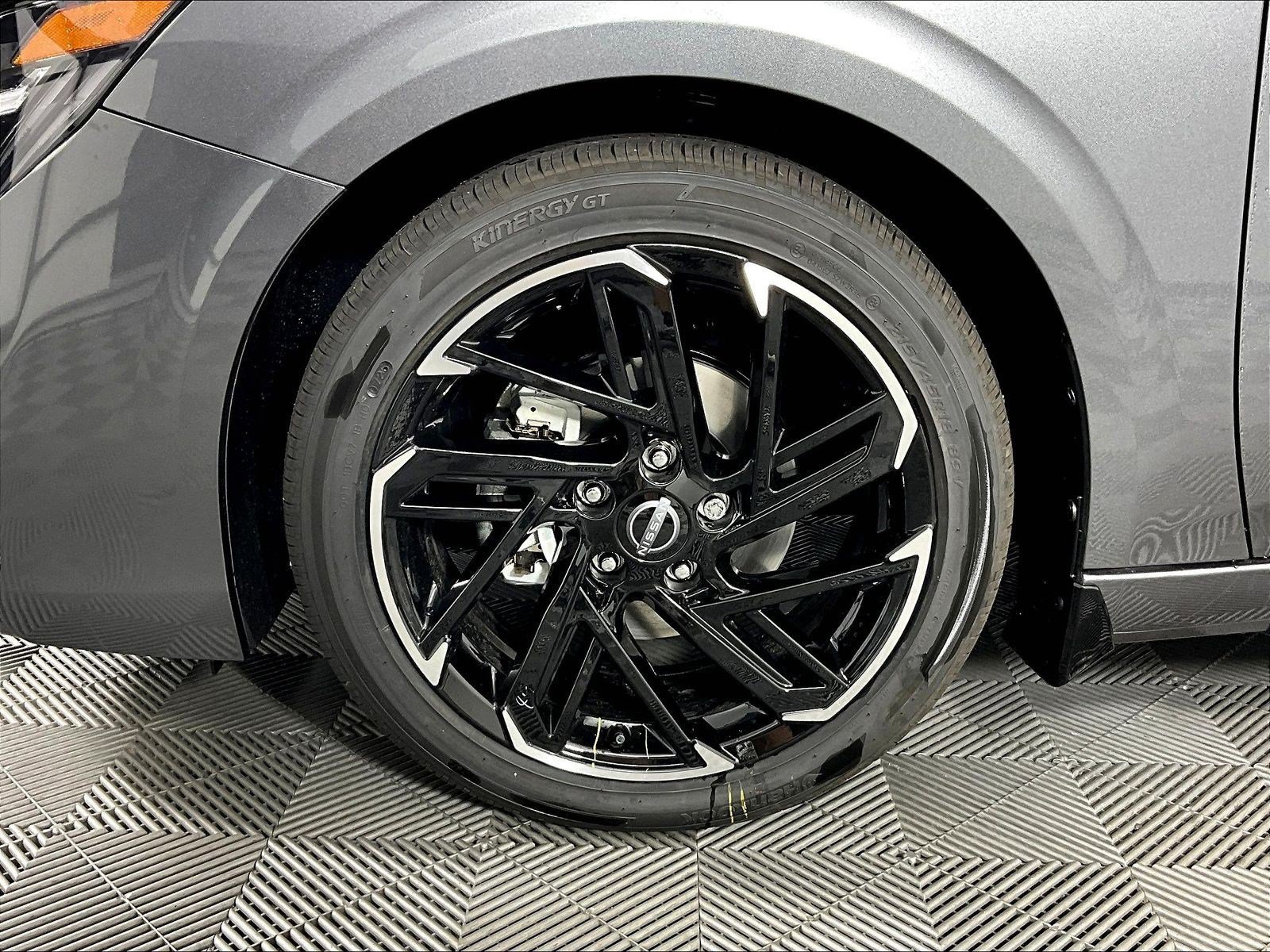 New 2026 Nissan Sentra SR w/ SR Premium Package FWD image 23