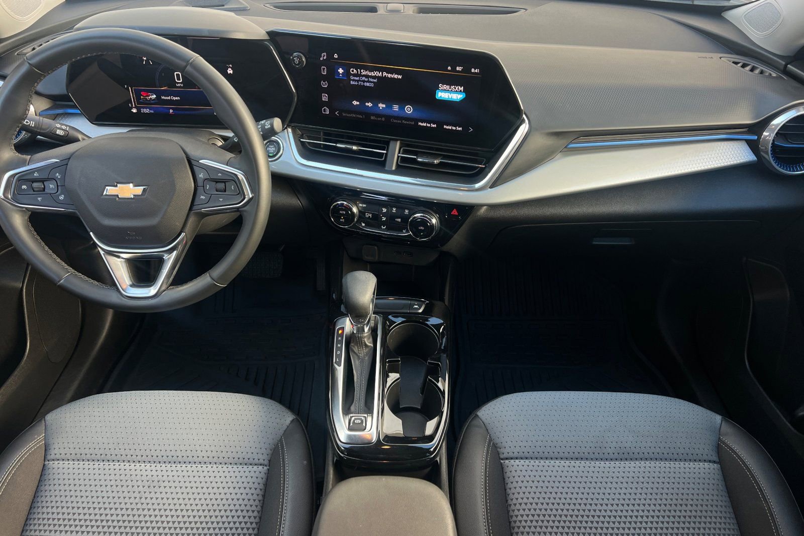 Used 2024 Chevrolet Trax LT w/ LT Convenience Package image 16