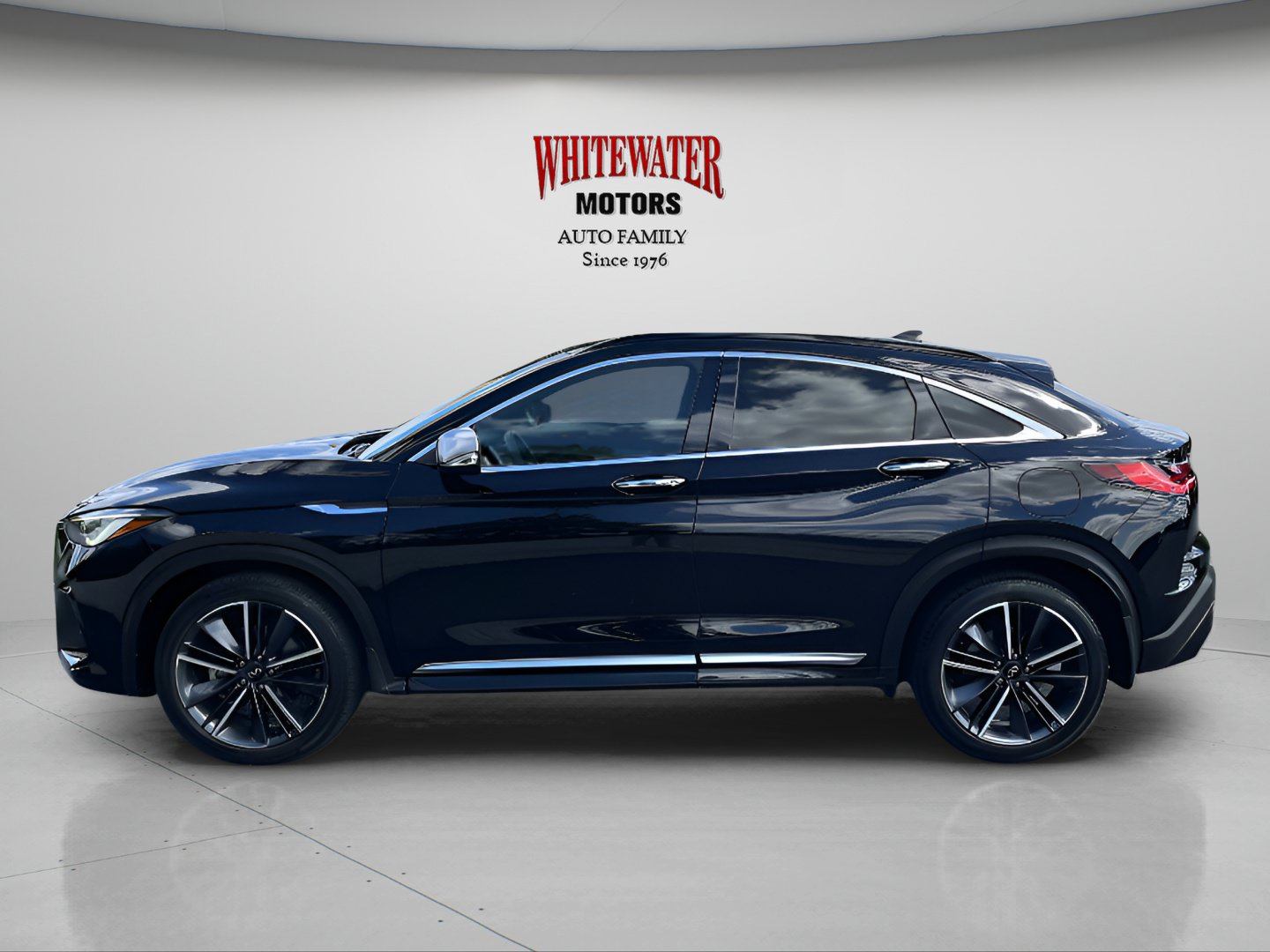 Used 2023 INFINITI QX55 Luxe w/ Cargo Package AWD/4WD image 2