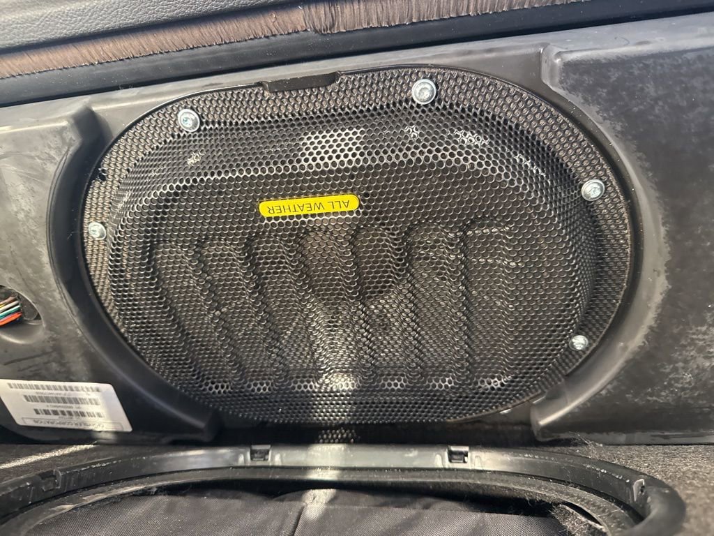 Used 2017 Jeep Wrangler Unlimited Sahara w/ Connectivity Group image 10