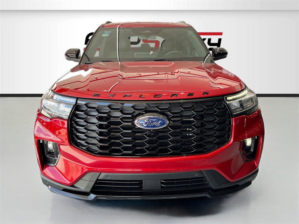 Used 2025 Ford Explorer ST-Line w/ Premium Package image 2