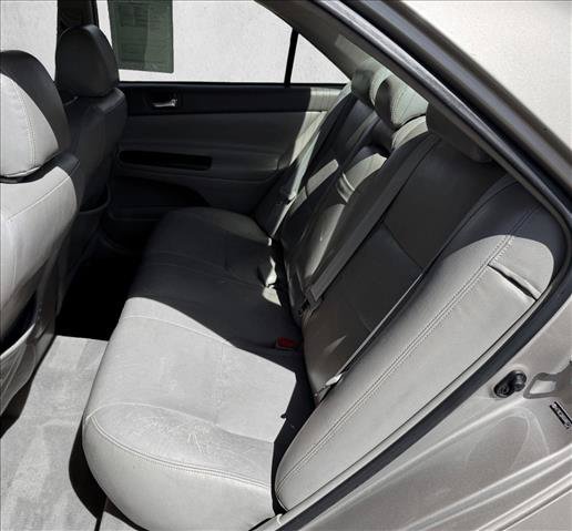 Used 2005 Toyota Camry LE FWD image 16
