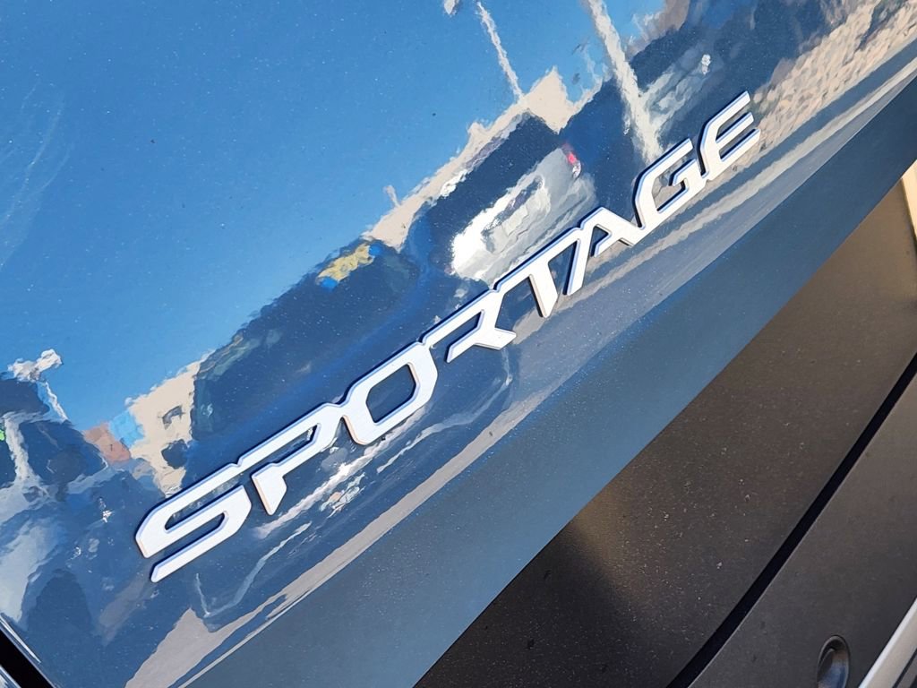 Certified 2026 Kia Sportage EX w/ EX Panoramic Sunroof Package image 11