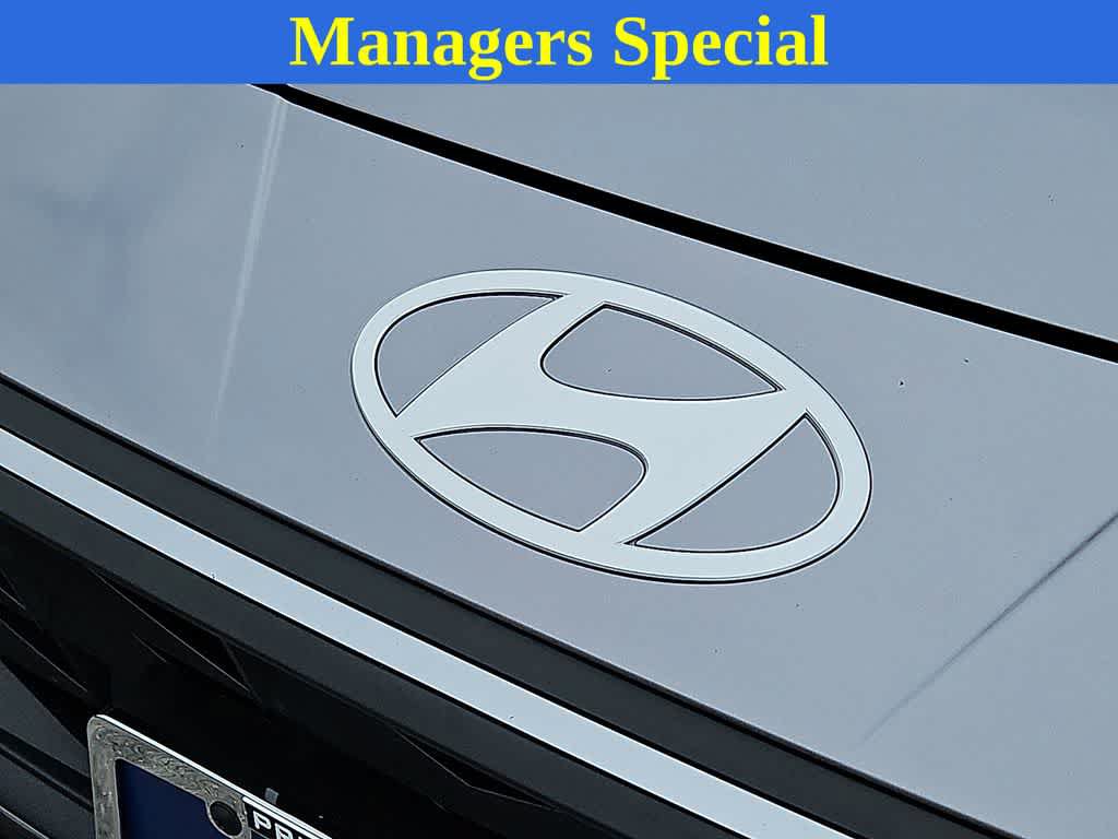 Certified 2025 Hyundai Elantra SEL FWD image 31