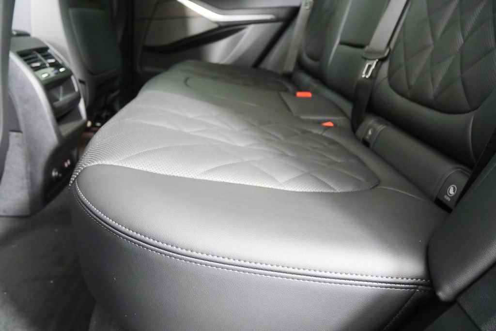 Used 2026 BMW X5 xDrive40i w/ M Sport Package image 14