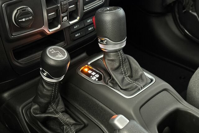 New 2026 Jeep Gladiator Sport AWD/4WD image 17