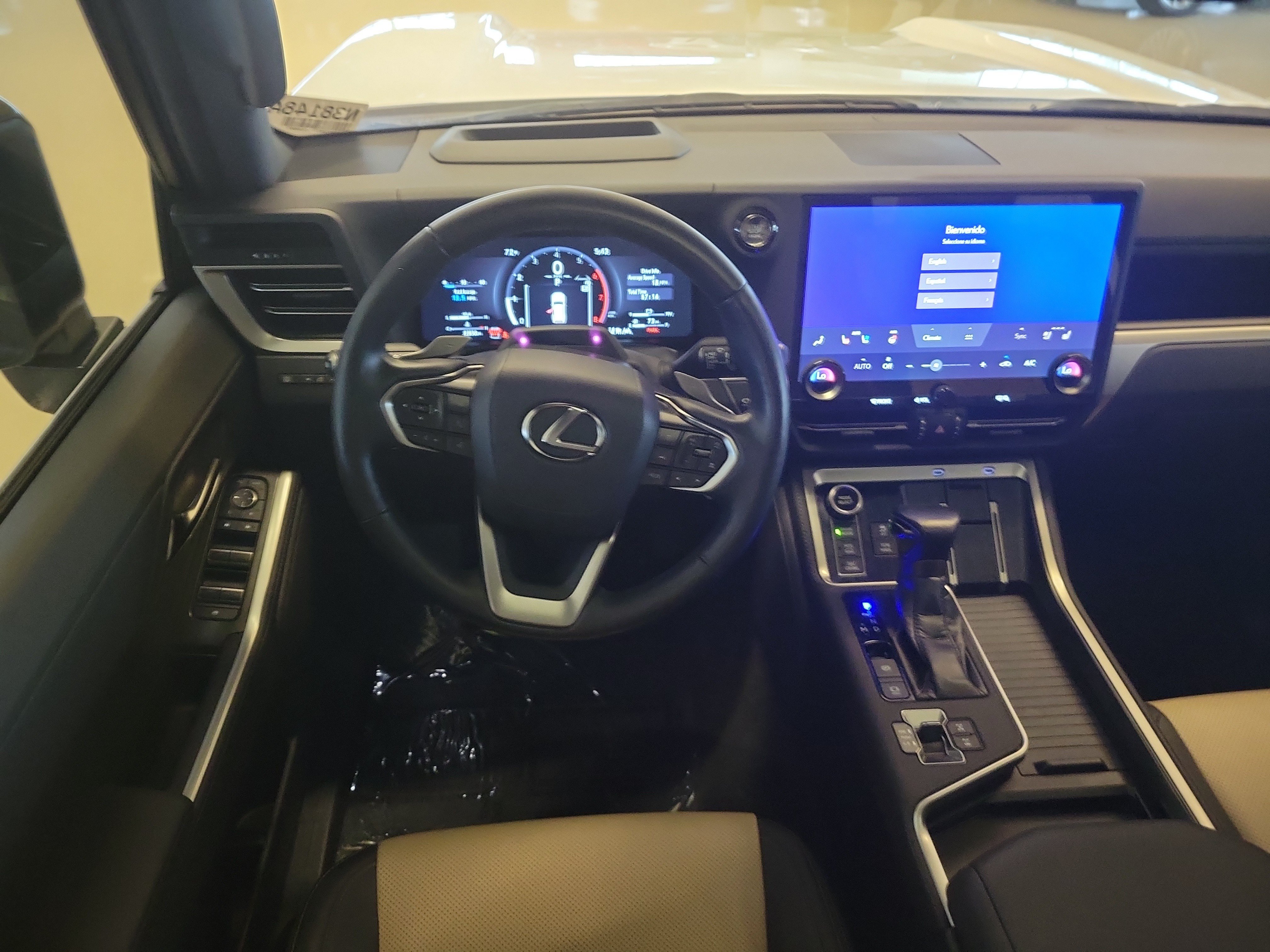 Used 2024 Lexus GX 550 AWD/4WD image 18
