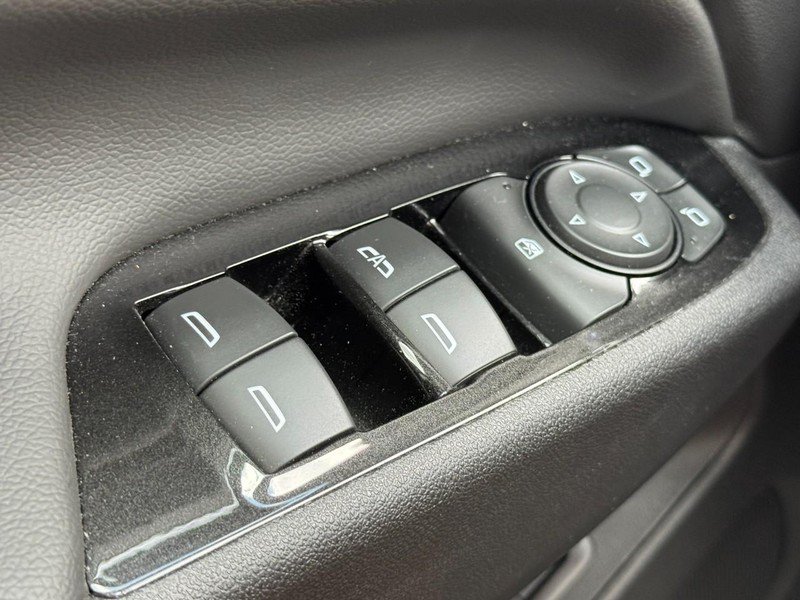 Used 2022 Chevrolet Equinox Premier w/ LPO, Floor Liner Package AWD/4WD image 23