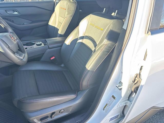 Certified 2025 Nissan Rogue SV AWD/4WD image 30