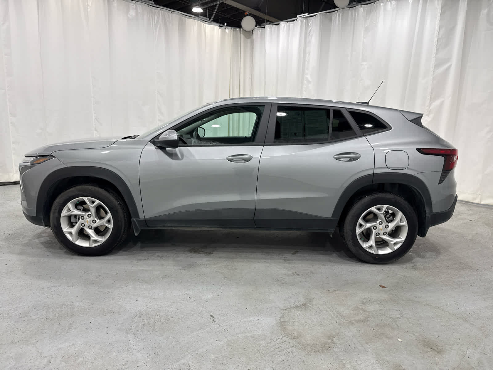 Certified 2026 Chevrolet Trax LS w/ LS Convenience Package FWD image 2