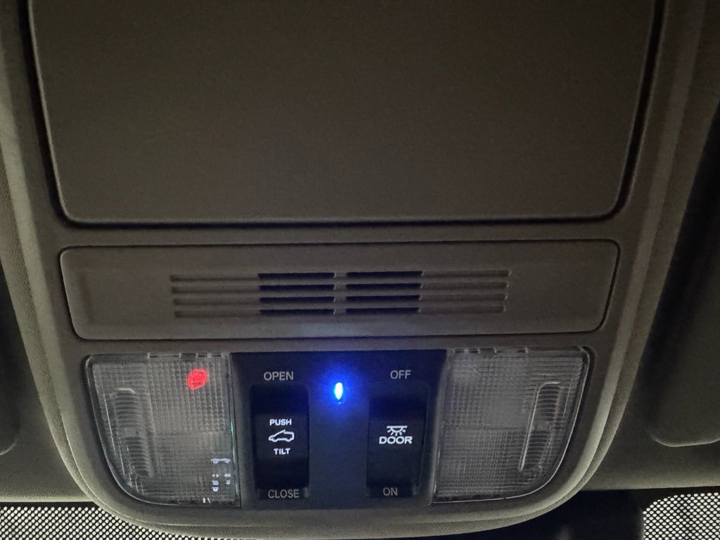 Used 2019 Honda Odyssey EX-L image 18