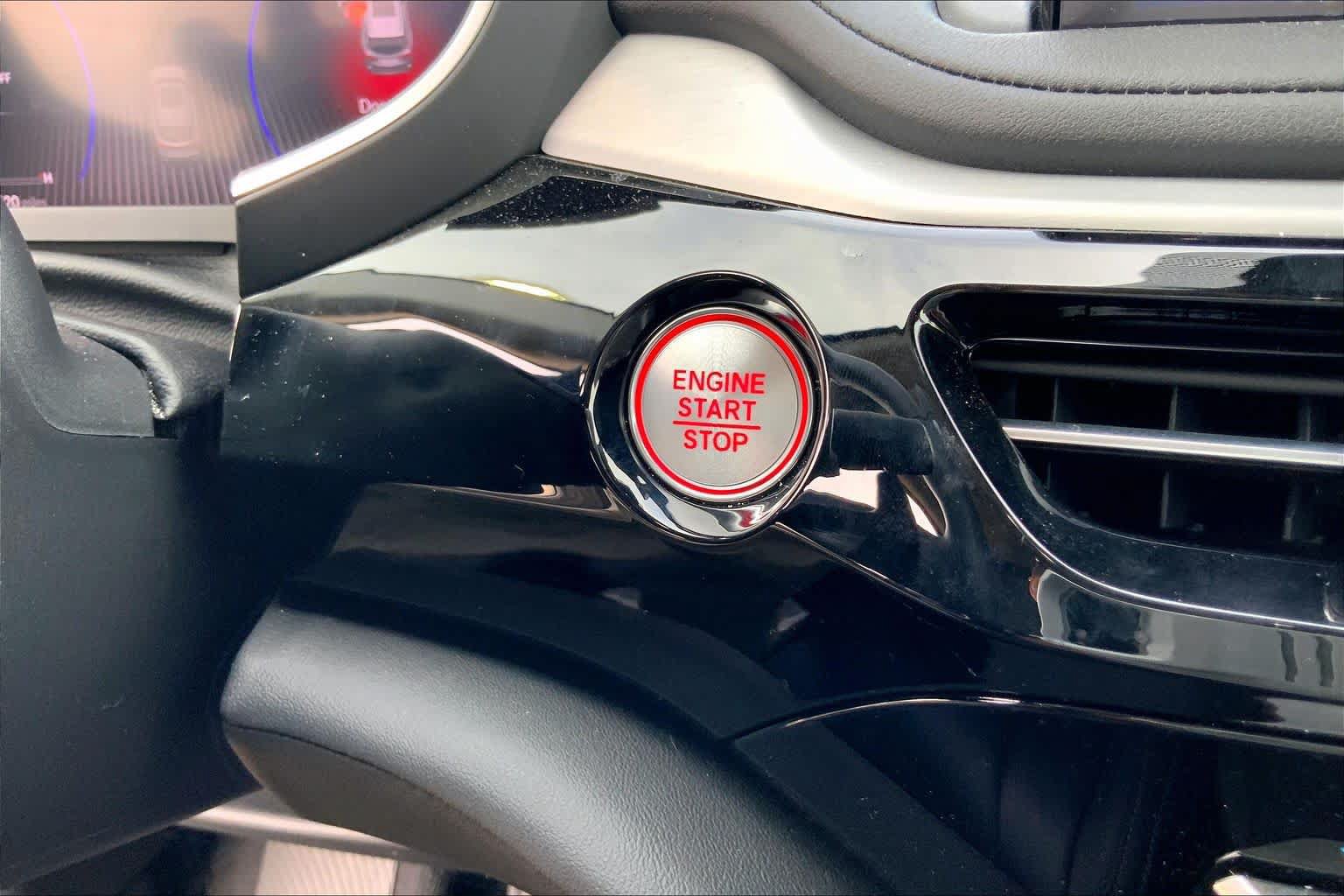Used 2026 Acura MDX w/ Technology Package FWD image 35