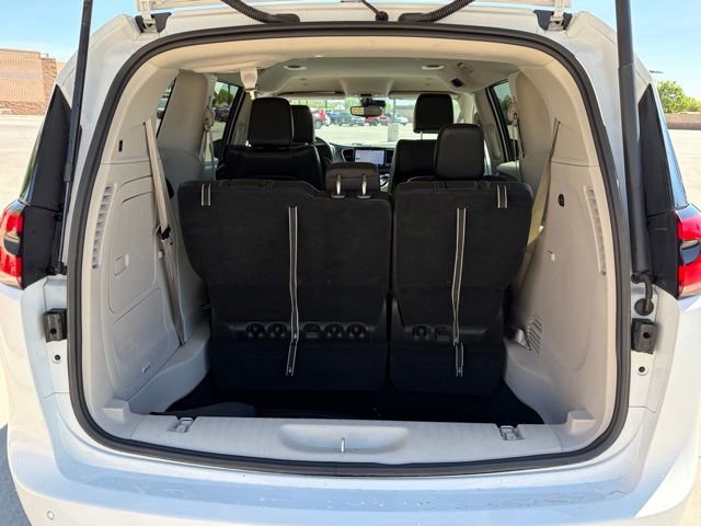Certified 2024 Chrysler Pacifica Select image 25