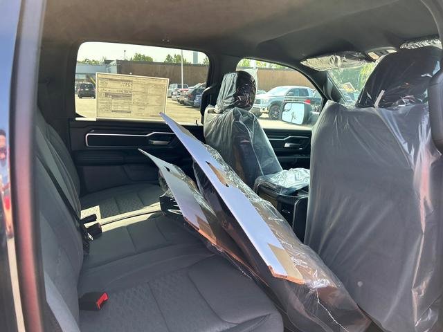 New 2025 RAM 1500 4x4 Crew Cab image 28