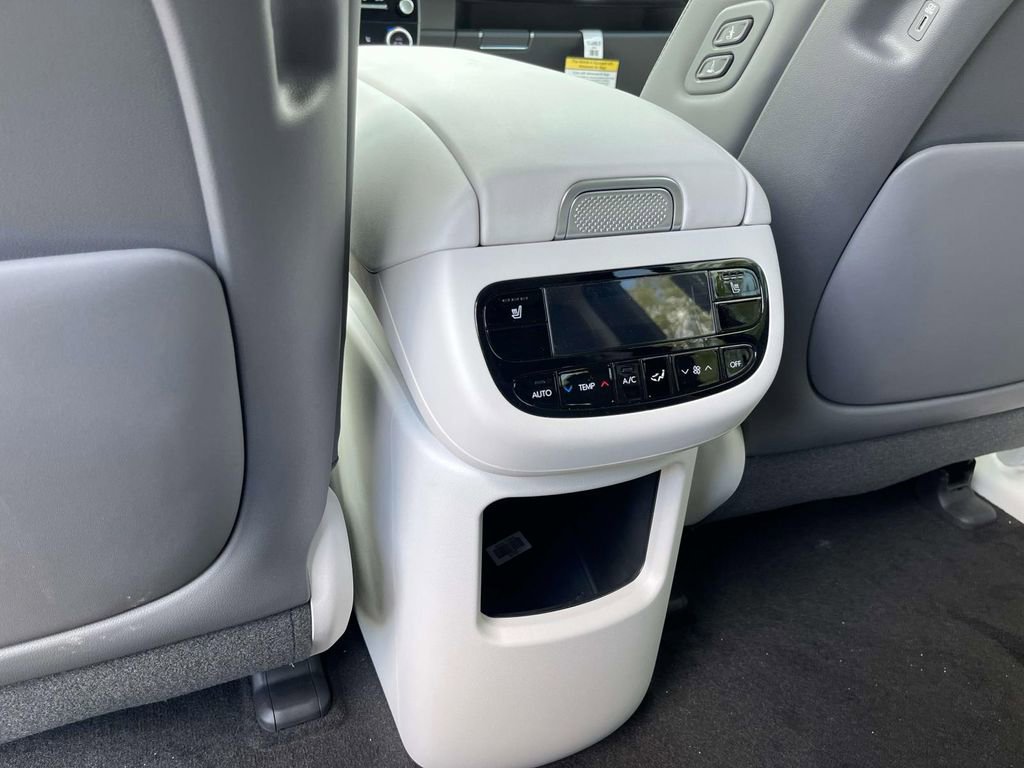 New 2026 Hyundai Ioniq 9 SEL image 22