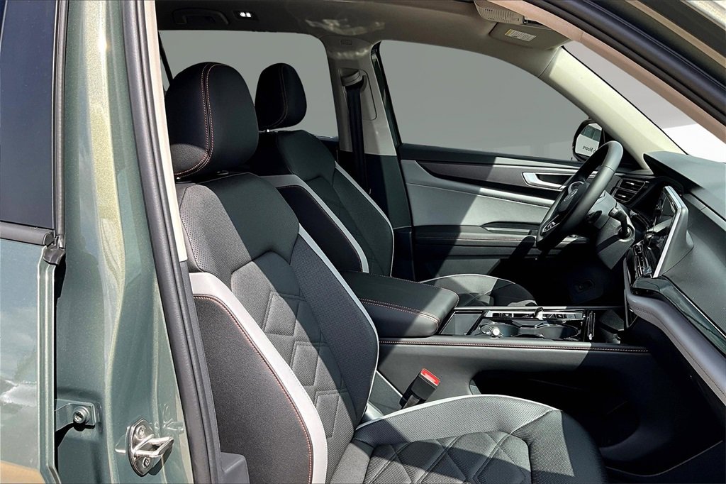 New 2026 Volkswagen Atlas Peak Edition image 11