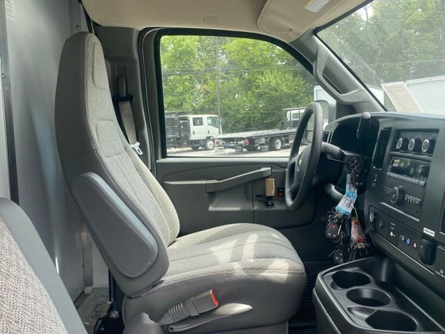 New 2025 Chevrolet Express 3500 w/ Power Convenience Package image 27