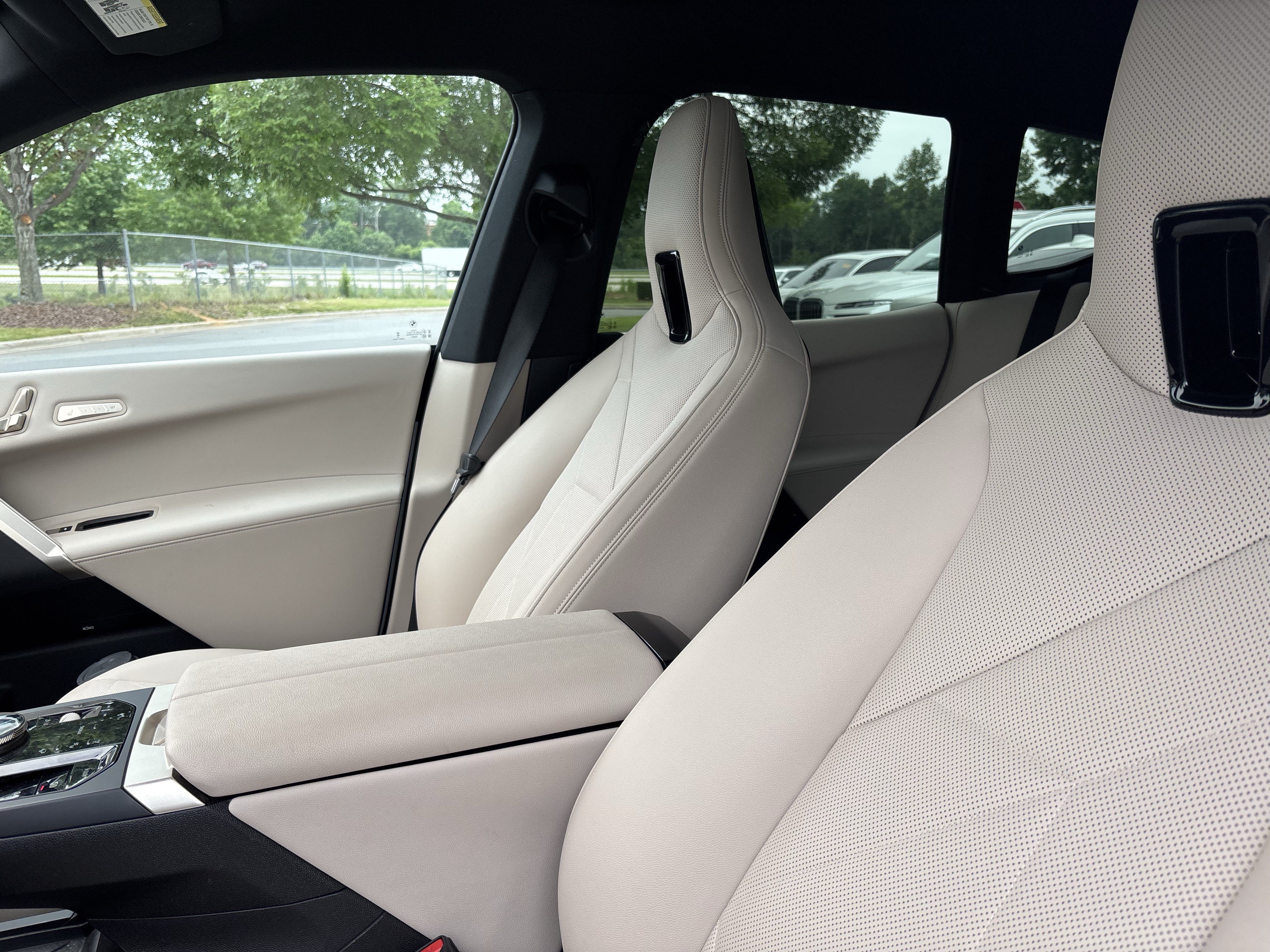 Certified 2024 BMW iX xDrive50 w/ Premium Package AWD/4WD image 37