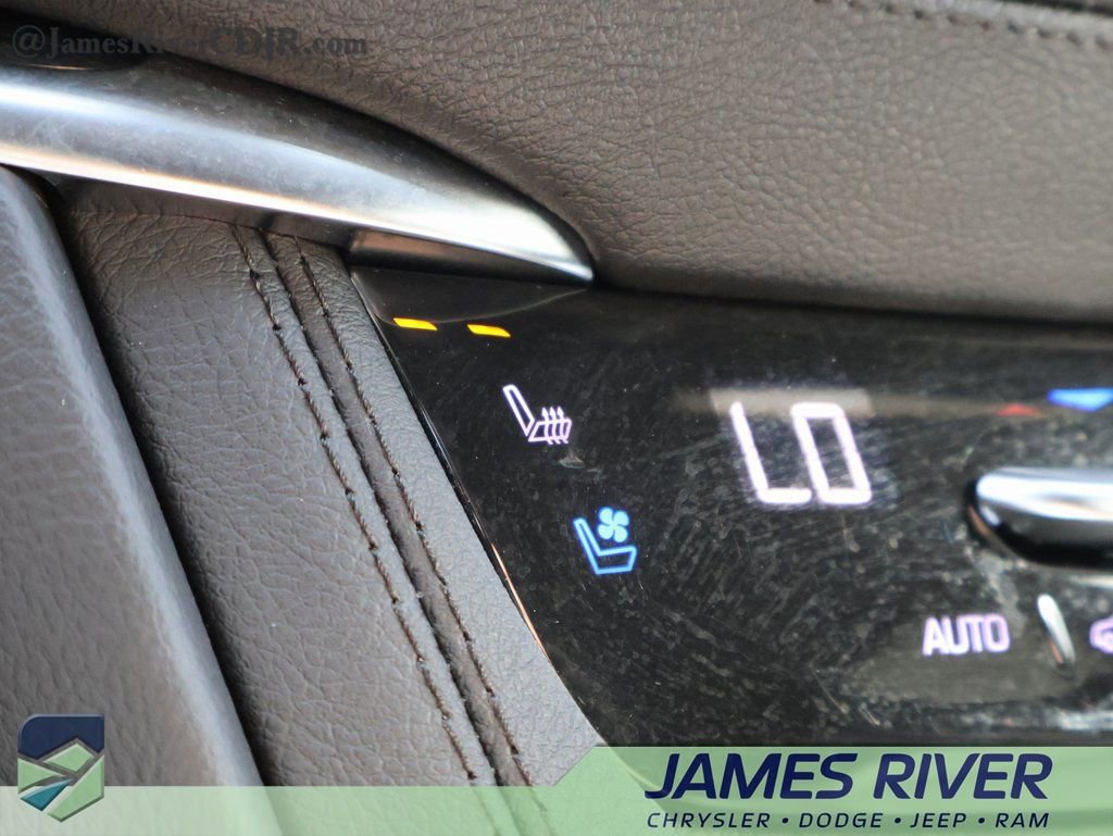 Used 2024 Cadillac XT5 Premium Luxury image 38