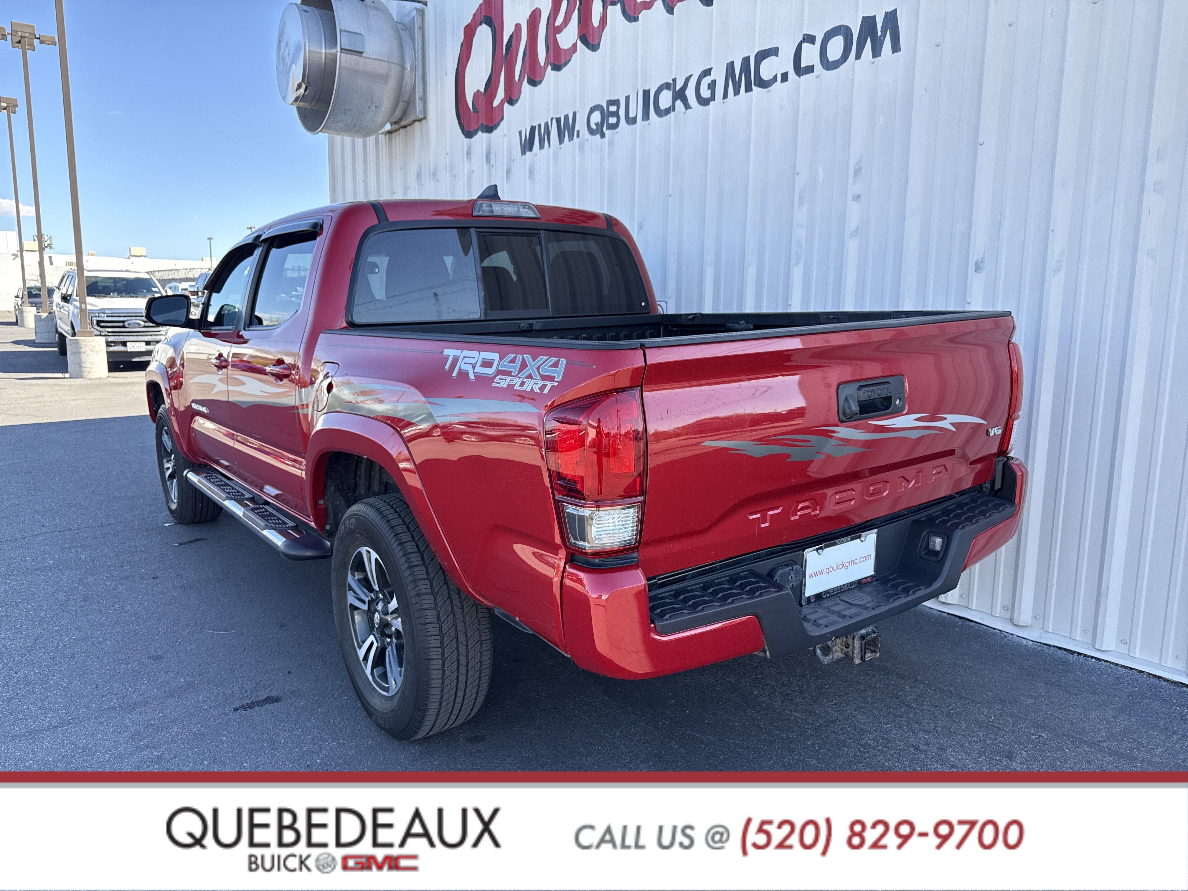 Used 2016 Toyota Tacoma TRD Sport image 9