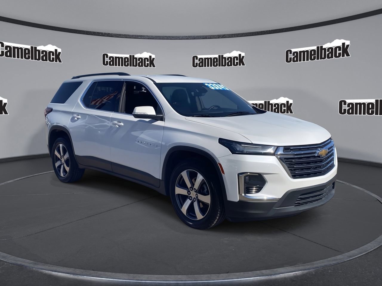Used 2023 Chevrolet Traverse LT w/ LT Premium Package FWD image 1