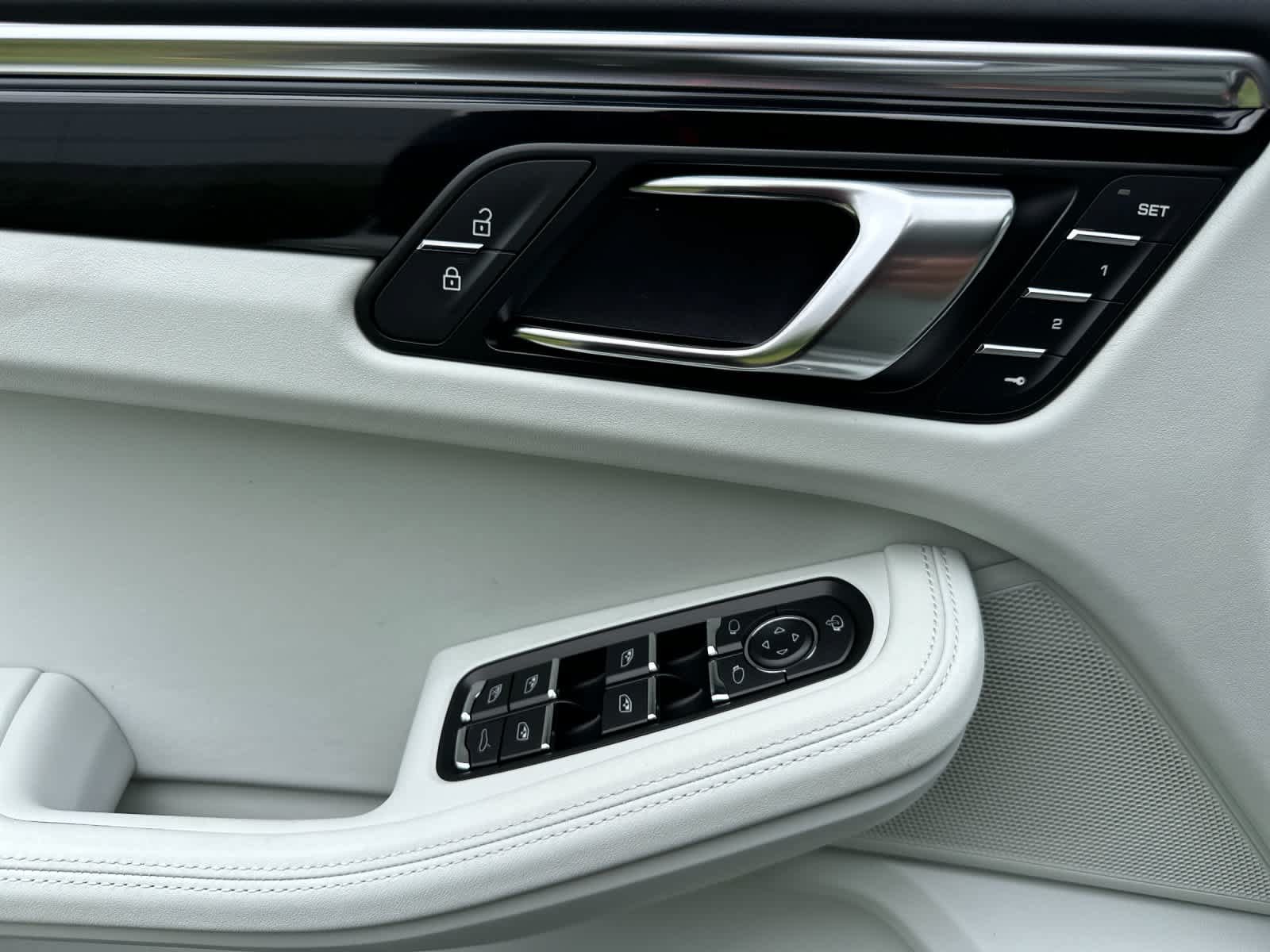 New 2026 Porsche Macan AWD/4WD image 12