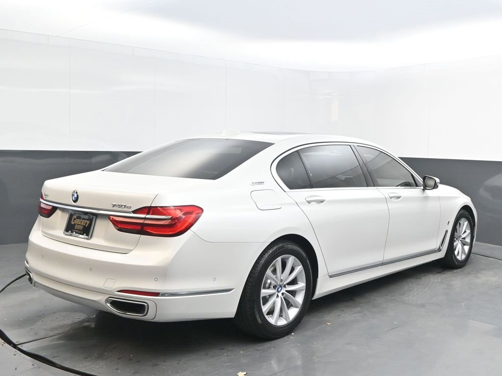 Used 2018 BMW 740e xDrive image 7