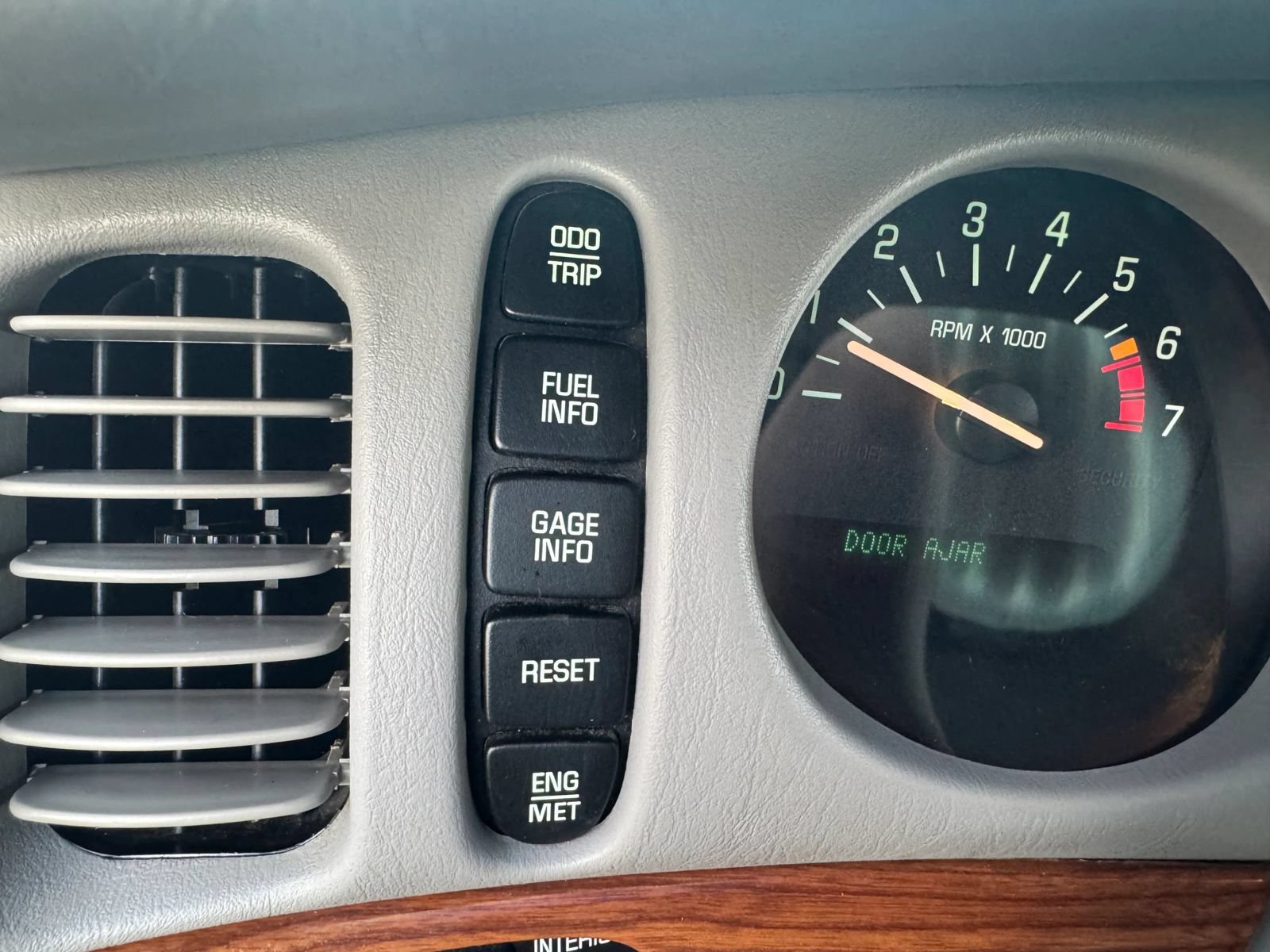 Used 2002 Buick Le Sabre Custom w/ Luxury Pkg FWD image 18