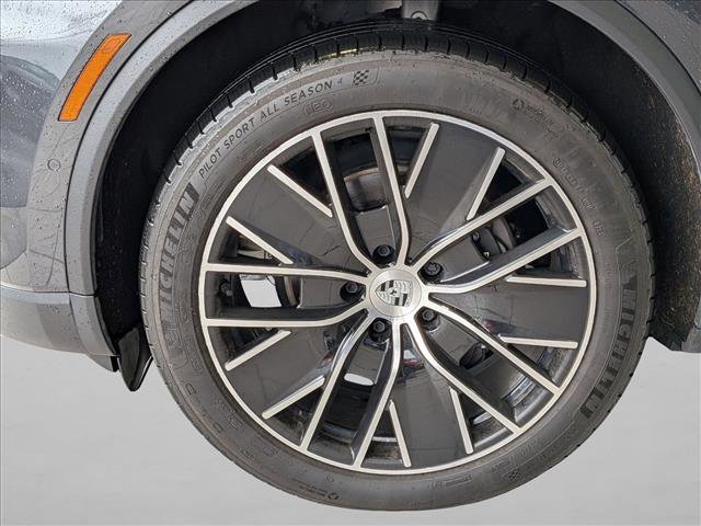 Used 2024 Porsche Macan 4 Electric image 23