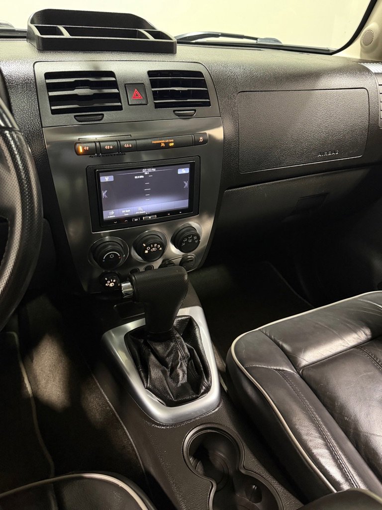 Used 2009 HUMMER H3 Alpha image 13