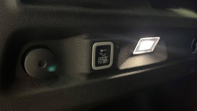 Used 2024 Jeep Grand Cherokee L Limited w/ Luxury Tech Group II AWD/4WD image 30