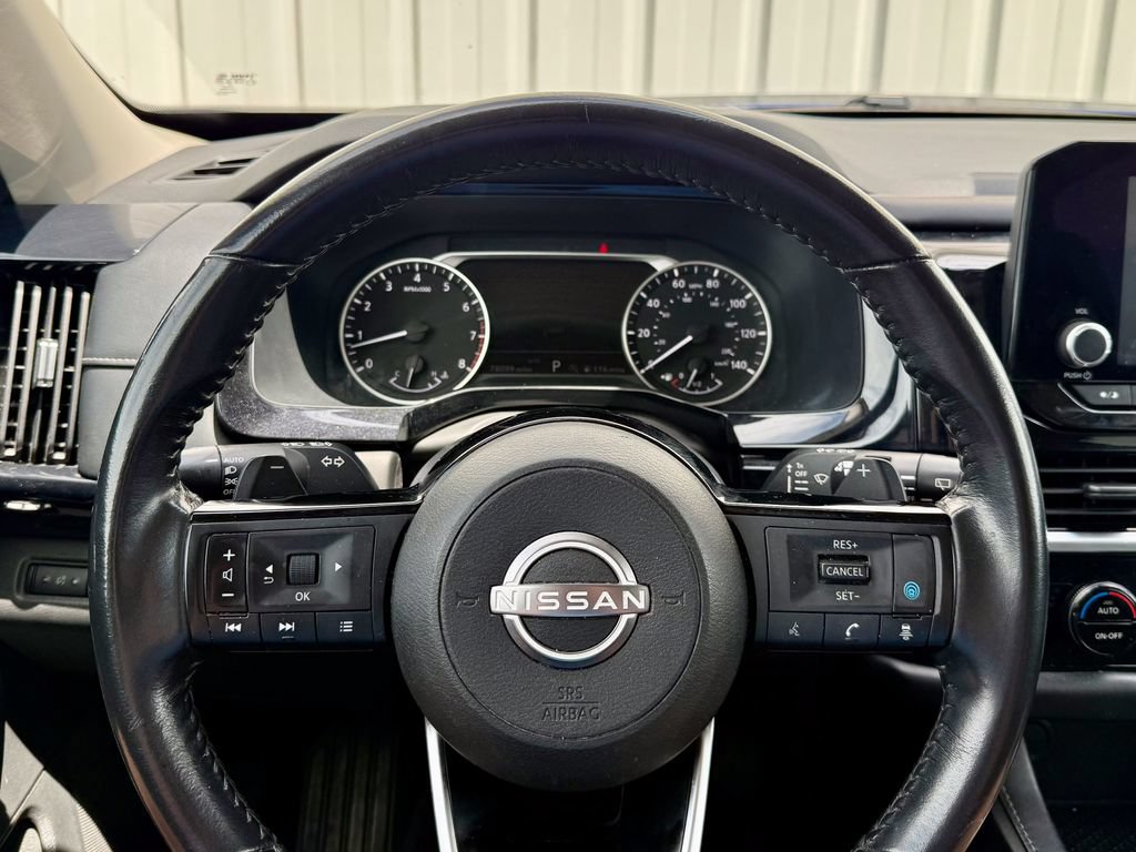 Used 2022 Nissan Pathfinder SV AWD/4WD image 18