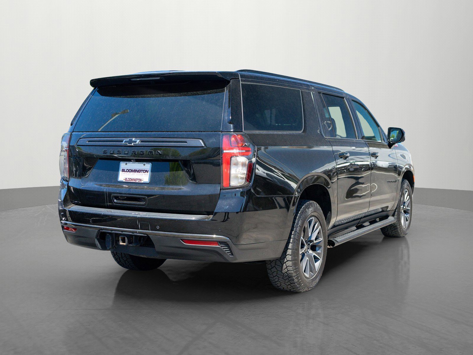 Used 2021 Chevrolet Suburban Z71 w/ Luxury Package AWD/4WD image 7
