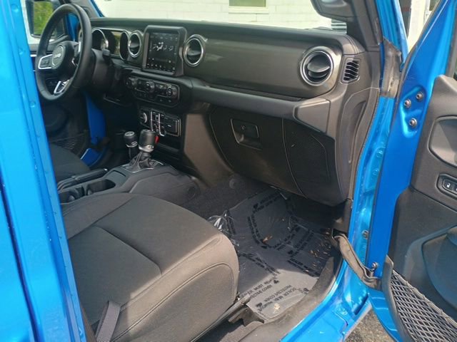 Used 2023 Jeep Wrangler Unlimited Sahara AWD/4WD image 13