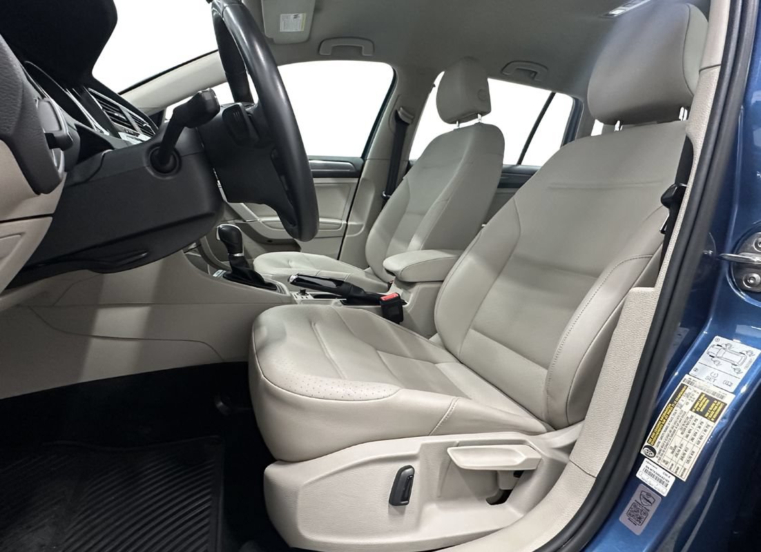 Used 2019 Volkswagen Golf Alltrack S AWD/4WD image 12