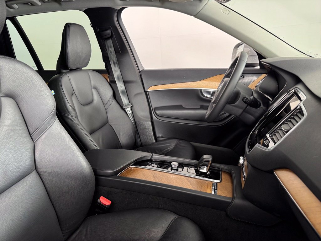Certified 2024 Volvo XC90 B6 Plus w/ Protection Package AWD/4WD image 2