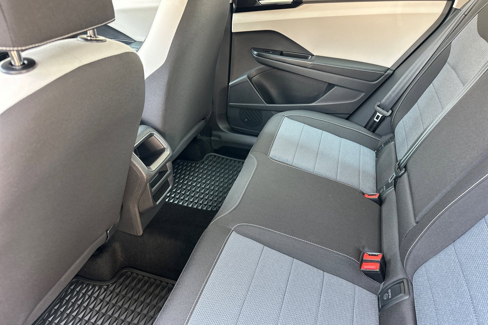 New 2025 Volkswagen Taos S image 10