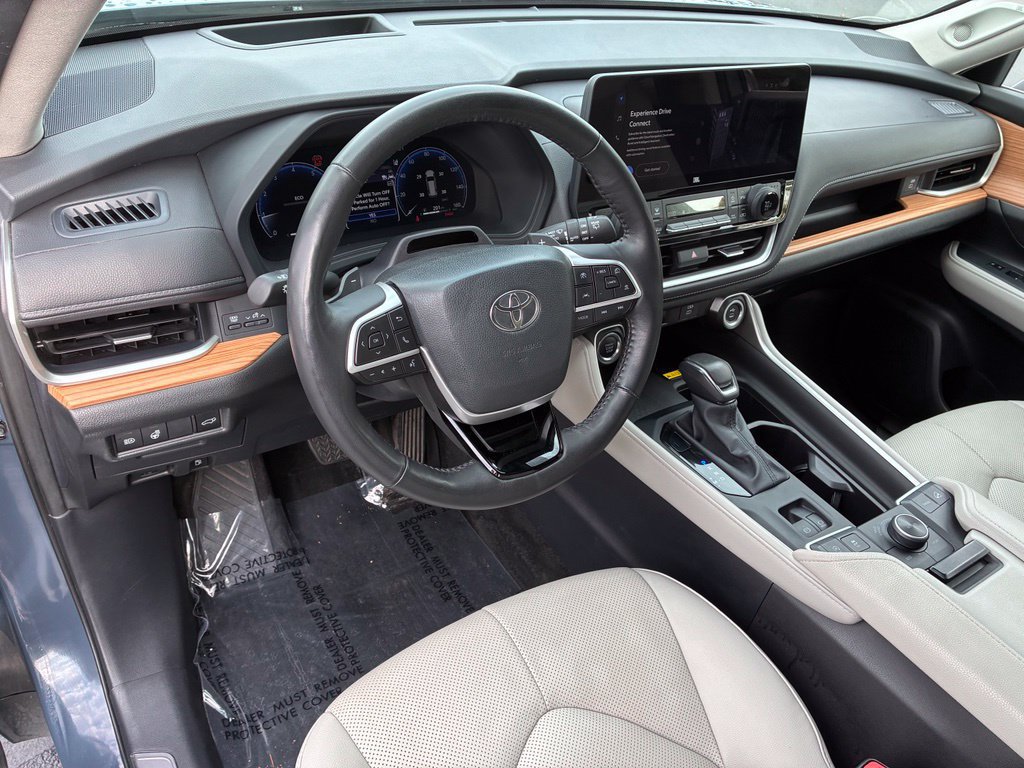Used 2025 Toyota Grand Highlander AWD image 17