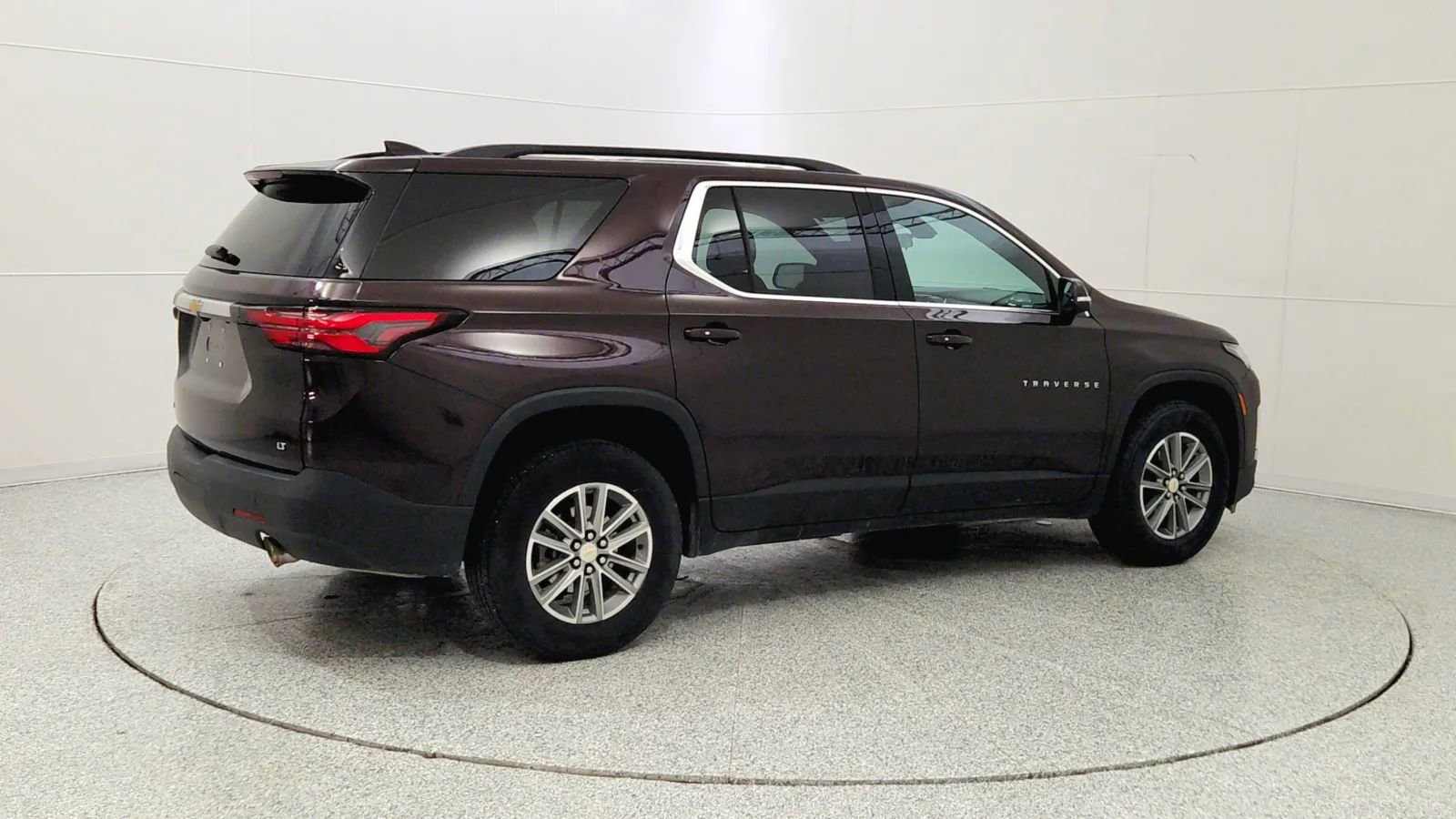 Used 2023 Chevrolet Traverse LT image 7