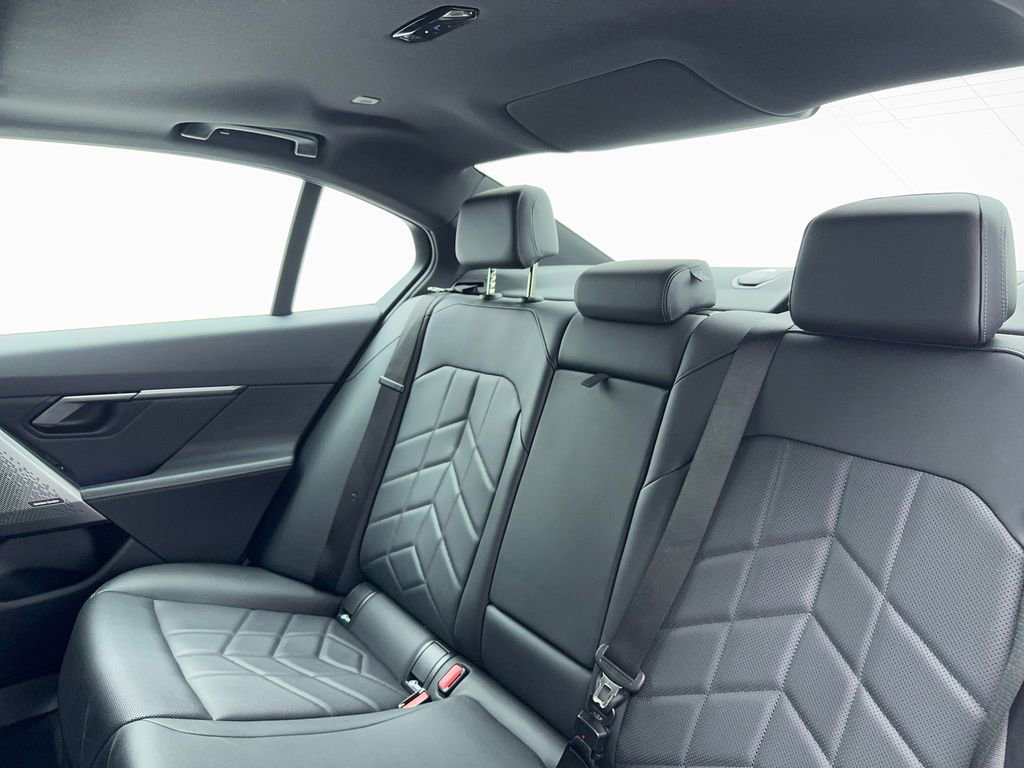 Used 2024 BMW 530i image 40
