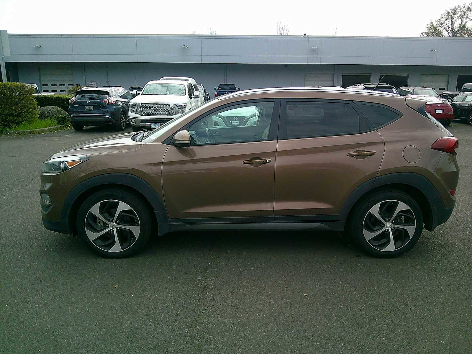 Used 2016 Hyundai Tucson Sport image 2