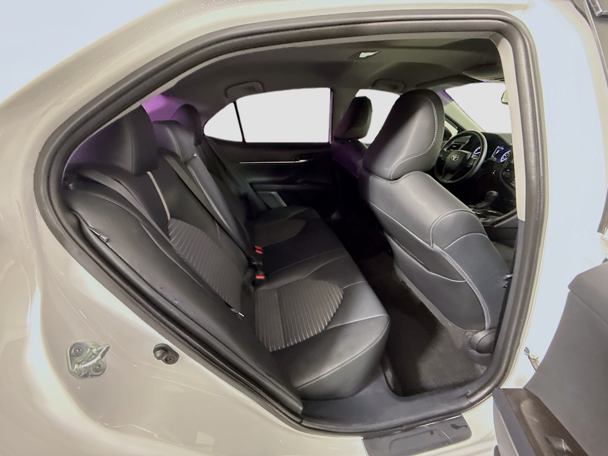 Used 2022 Toyota Camry SE w/ Convenience Package FWD image 27