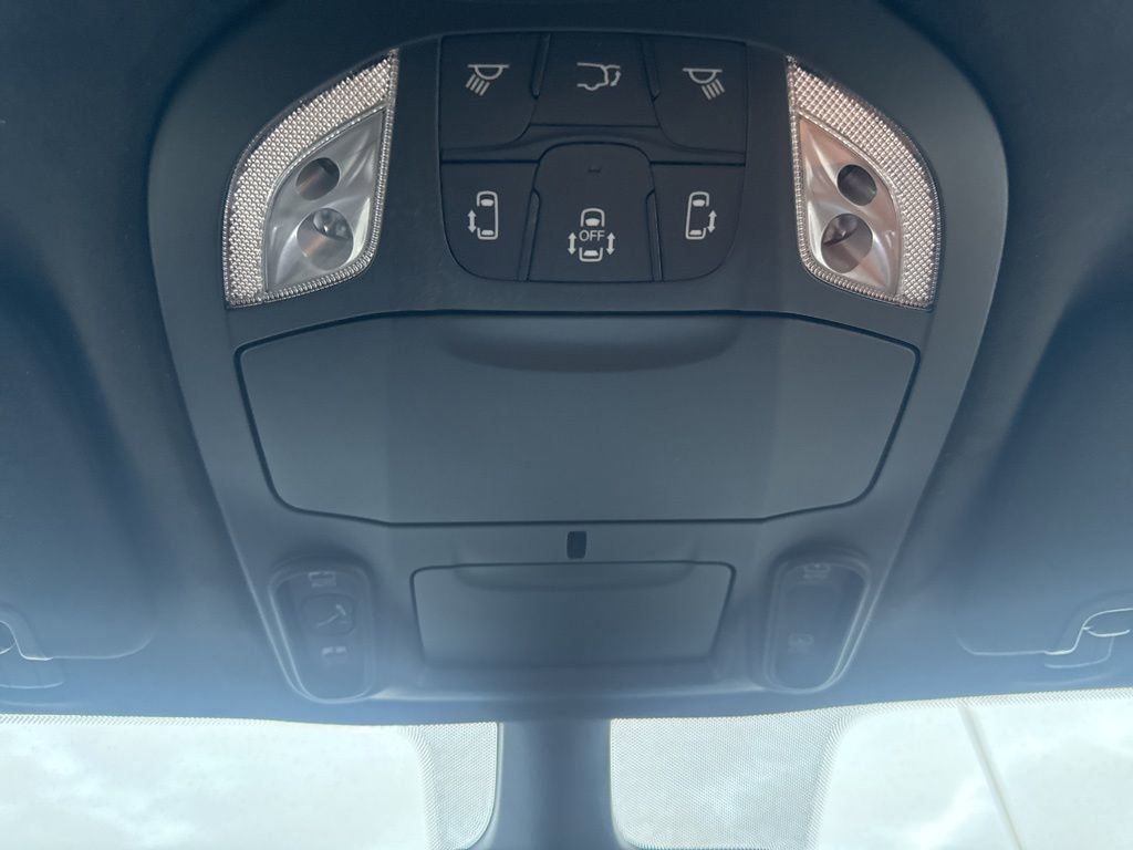 New 2026 Chrysler Pacifica Pinnacle image 36