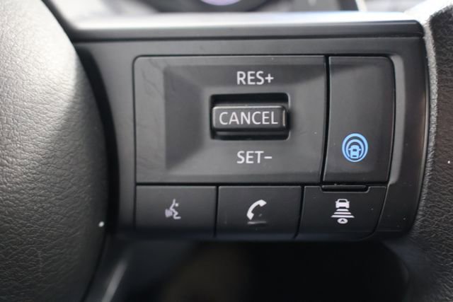 Used 2024 Nissan Rogue SV image 12